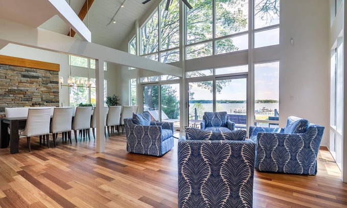 Edgewater House | On the Waterfront Custom Chalet w Multiple Suites, Private Pier and Hot Tub in Edgewater