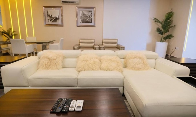 Lekki Phase 1 Apartment | ONA APARTMENT.n Elegance in warm embrace with luxury, your comfort our pleasure