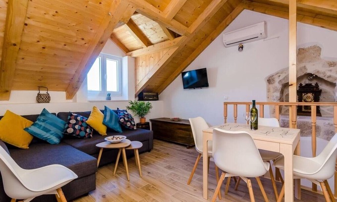 Korita Apartment | One bedroom apartment with air-conditioning Korita, Mljet (A-22342-b)