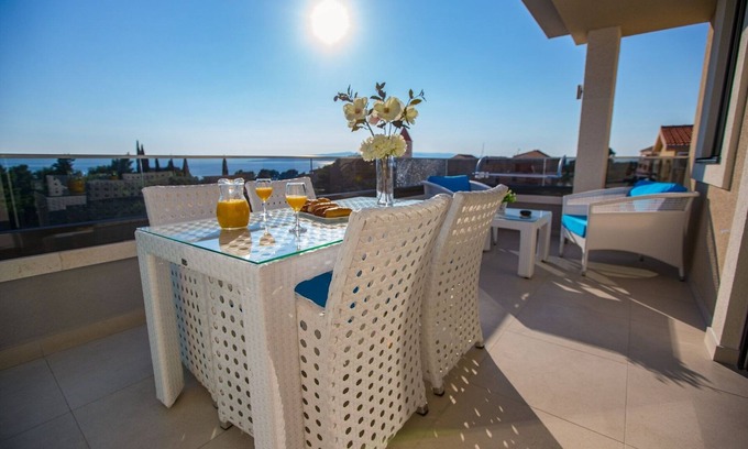 Promajna Apartment | One bedroom apartment with terrace and sea view Promajna, Makarska (A-21175-n)