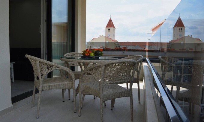 Promajna Apartment | One bedroom apartment with balcony Promajna, Makarska (A-21213-f)