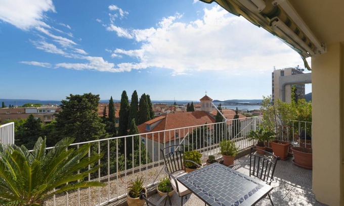Split Apartment | One bedroom apartment with terrace and sea view Split (A-18921-a)