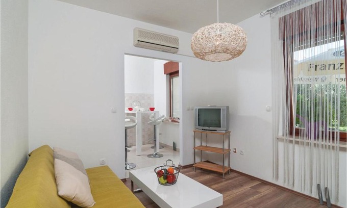 Kamen Apartment | One-Bedroom Apartment in Split