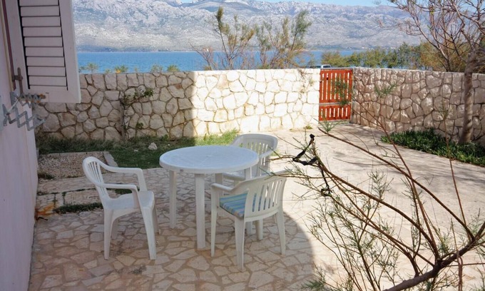 Razanac Apartment | One bedroom apartment near beach Ražanac, Zadar (A-5766-b)