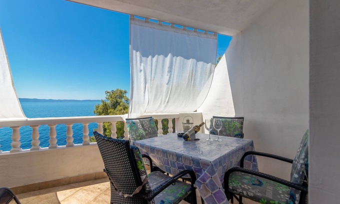 Gdinj Apartment | One bedroom apartment near beach Cove Torac, Hvar (A-575-d)