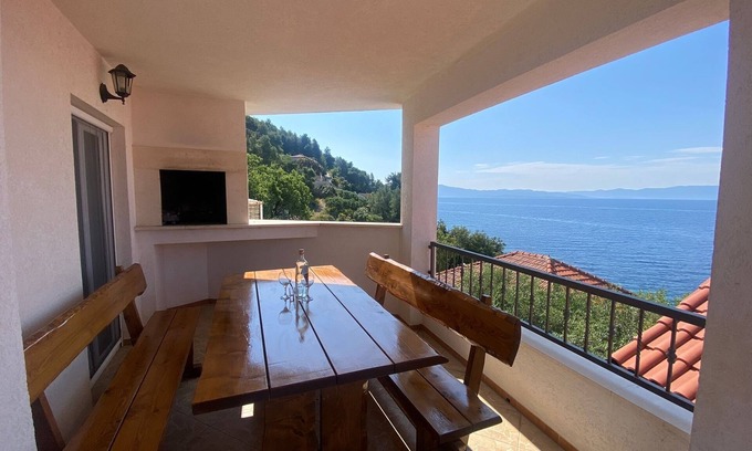 Gdinj Apartment | One bedroom apartment near beach Cove Tvrdni Dolac, Hvar (A-12655-a)