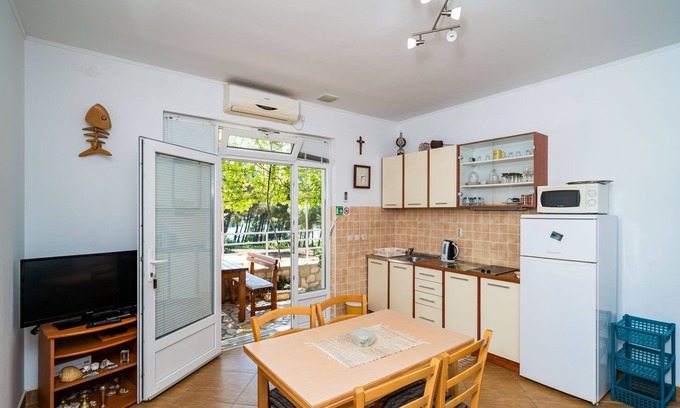 Zuljana Apartment | One bedroom apartment with air-conditioning Žuljana, Pelješac (A-10233-b)