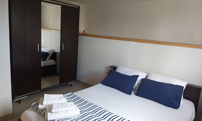 Marina Apartment | One bedroom apartment with air-conditioning Marina, Trogir (A-11554-a)