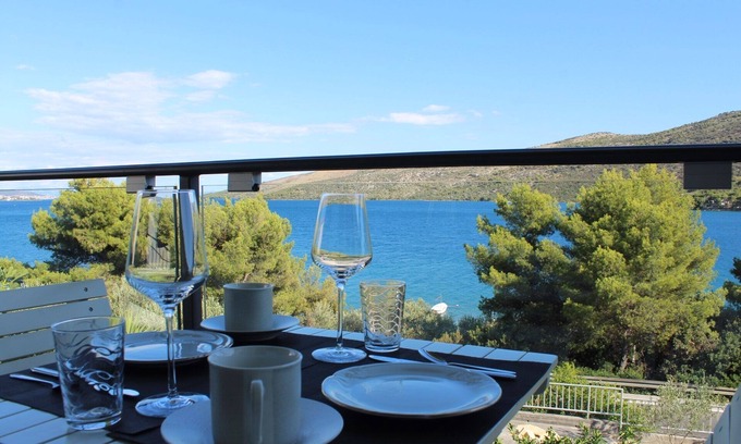Poljica Apartment | One bedroom apartment with terrace and sea view Poljica, Trogir (A-11934-a)
