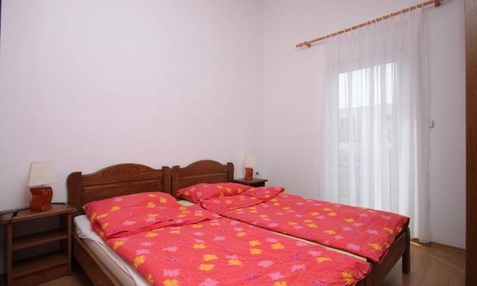 Razanac Apartment | One bedroom apartment with balcony and sea view Ražanac, Zadar (A-6142-b)