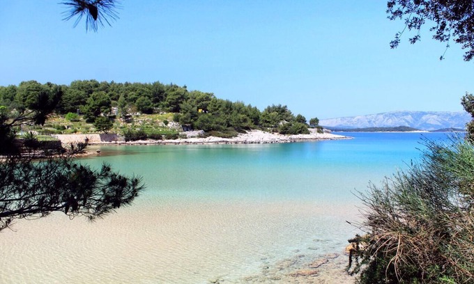 Pitve Apartment | One bedroom apartment with air-conditioning Pitve, Hvar (A-22114-a)