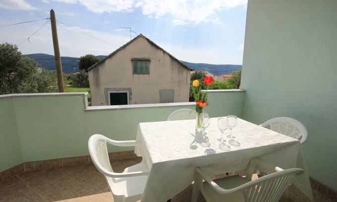 Poljica Apartment | One bedroom apartment with terrace Poljica, Trogir (A-10010-c)