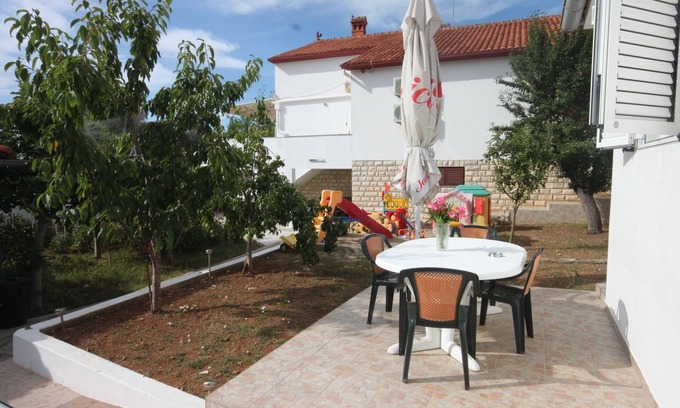 Preko Apartment | One bedroom apartment with terrace Preko, Ugljan (A-8232-b)