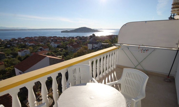 Preko Apartment | One bedroom apartment with terrace and sea view Preko, Ugljan (A-8417-b)
