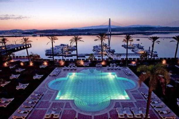 Mexilhoeira da Carregacao Apartment | One bedroom appartement with sea view, private pool and enclosed garden at Estômbar - 2 km away from the beach