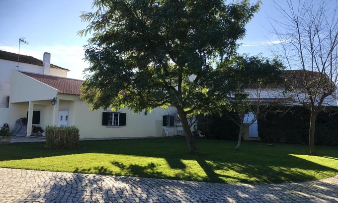 Alcanhoes House | One bedroom house with shared pool enclosed garden and wifi at Alcanhoes