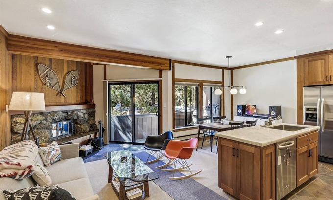 Olympic Valley Condo | One Bedroom walking distance to Palisades Tahoe!