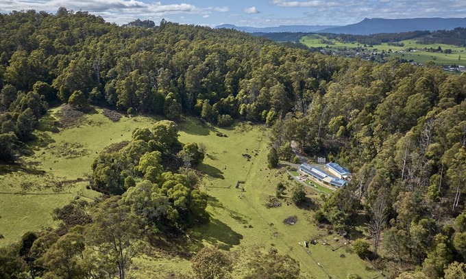 Mole Creek House | One Mile Bridge Off Grid Stay