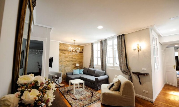 Pamplona City Centre Apartment | One minute from Plaza Castillo