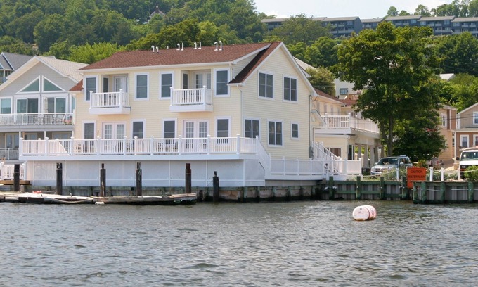 Highlands Cottage | One of a kind unit, waterviews EVERYWHERE!