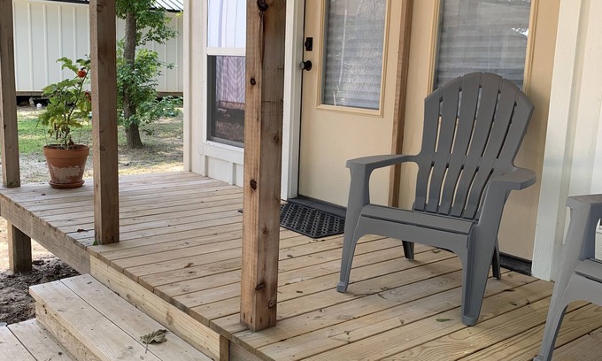 Ben Wheeler House | One of five modern bungalows- 1st Monday Trade Days, Music Festivals, East Texas