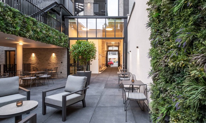 Kunstenkwartier Hotel | One Two Four Hotel & Spa
