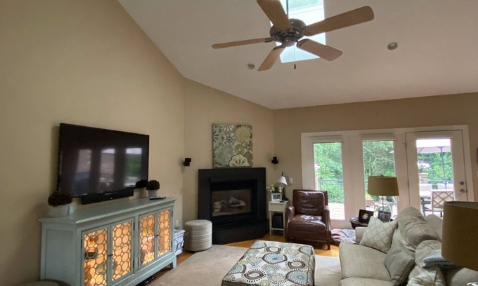 High Point House | Only 10 minutes from Furniture Market in downtown High Point