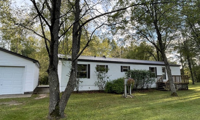 Thompsonville House | Only 5 minutes to Crystal: Please read our reviews & don’t overlook this one!