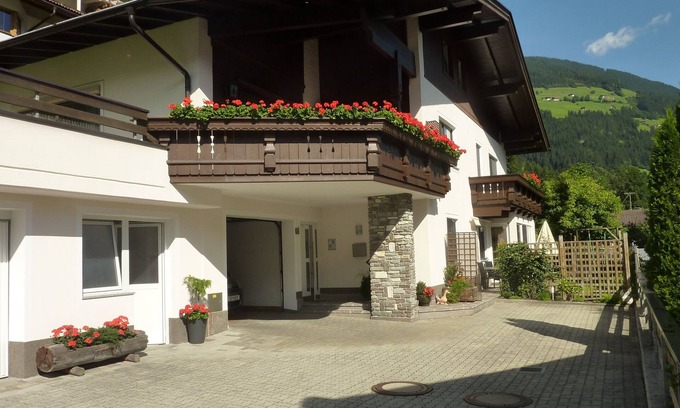 Hoarberg Apartment | Only a few minutes to the Horbergbahn in the Penken ski area
