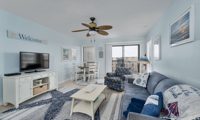 Duck Condo | Open and airy Colony by the Sea condo with beach-inspired décor and community amenities