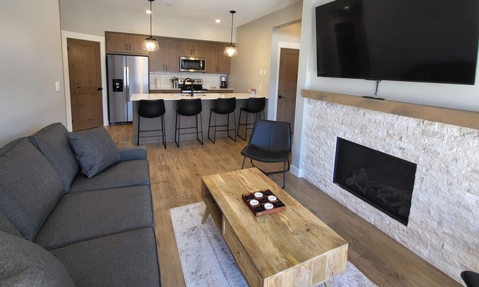 Sun Peaks House | Open Concept, Ski-in/out 2 Bedroom, 2 Bathroom Lower Level Entry Townhome