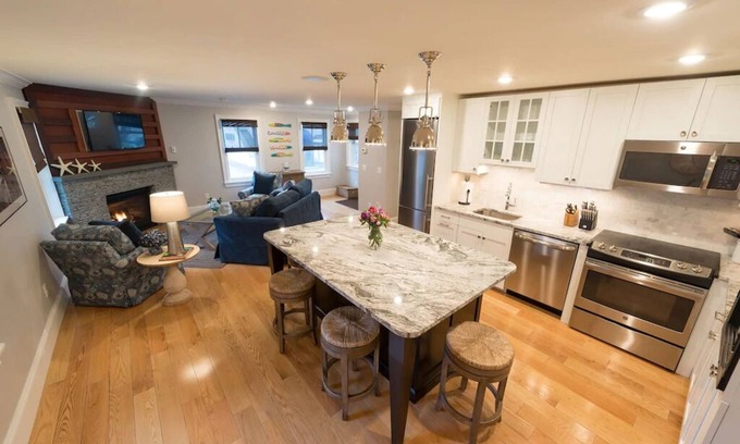 Yachting Village Condo | Open Concept w/Fireplace, 5 min to Mansions