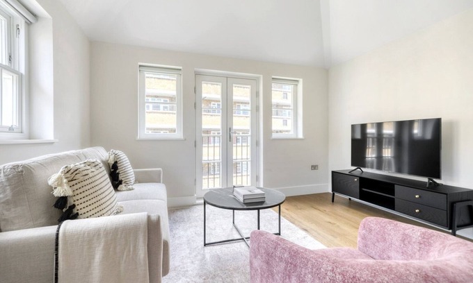 Bishop's Apartment | Open plan Waterloo, 1BR, New build, terrace, by Blueground