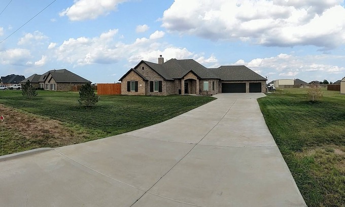 Amarillo House | Open Spaces, Endless Opportunities, Country Living, City Convenience