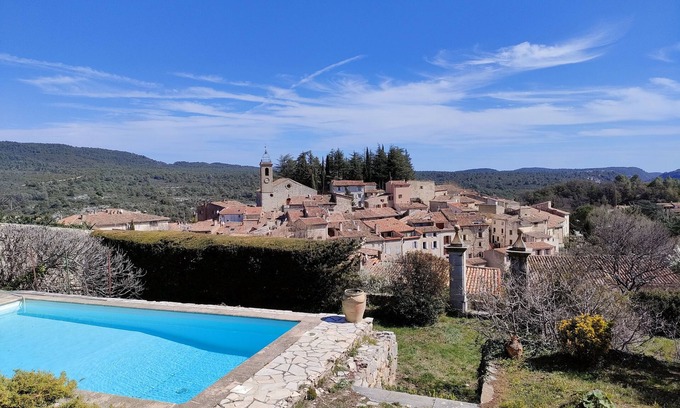 Ampus Villa | Open window on Provence