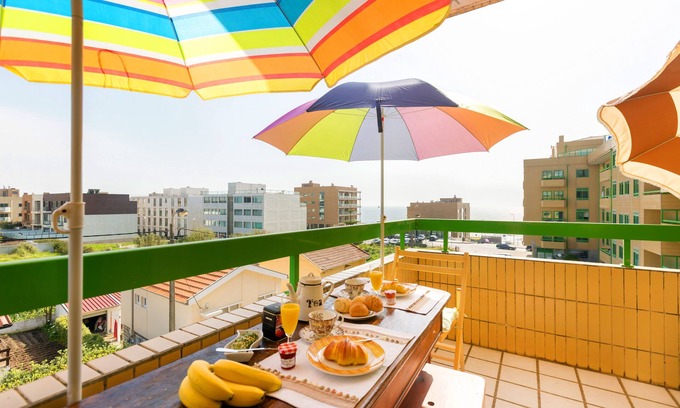 Canidelo Apartment | Oporto Beach Charm with Ocean View