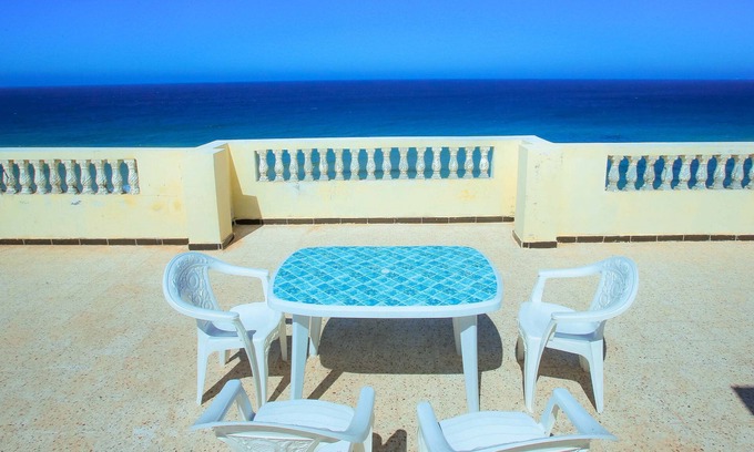 Algeria Apartment | Oran, 1st line, facing the beach. air-conditioning + Parking + janitor