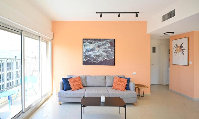 Tel Aviv Apartment | Orange is the new Black by HolyGuest