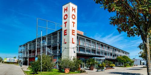 Wiener Neustadt Hotel | Orange Wings Wiener Neustadt
