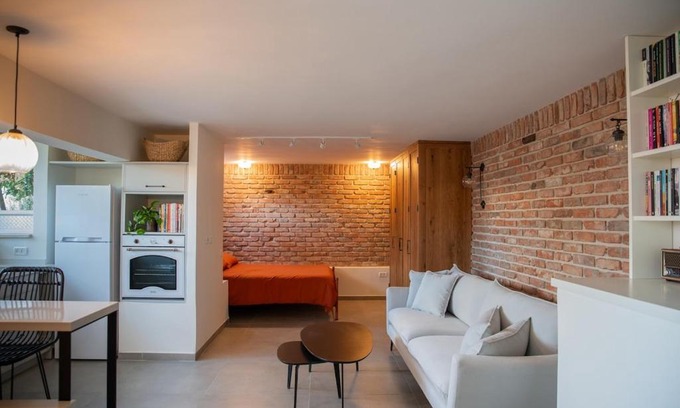 Haifa Apartment | Orita moment of silence