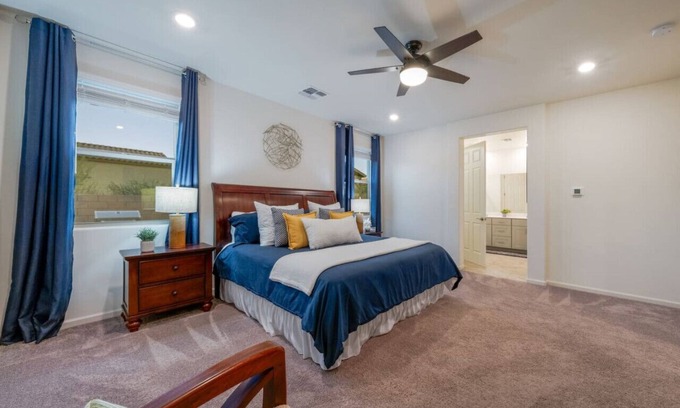 Casas Adobes House | Oro Valley/Fenced/2 BR 2BA/Garage/Office