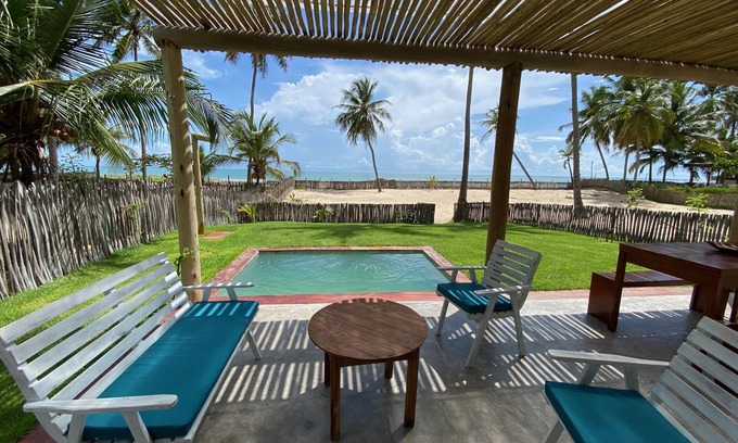 Icarai de Amontada House | Os Navegantes - Casa Mar: On the beachfront.