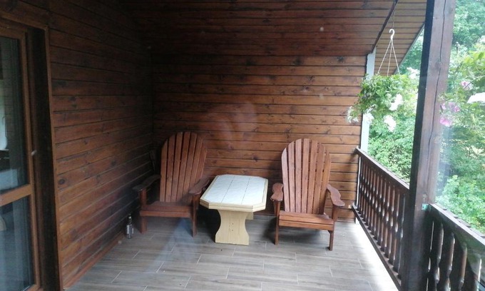 Plaska House | Osada leśna