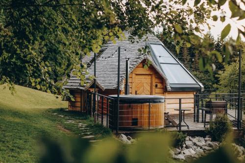 Istebna Apartment | Osada Poli Koniaków - Panoramiczny Domek nr 2 z Prywatną Balią i Hydromasażem