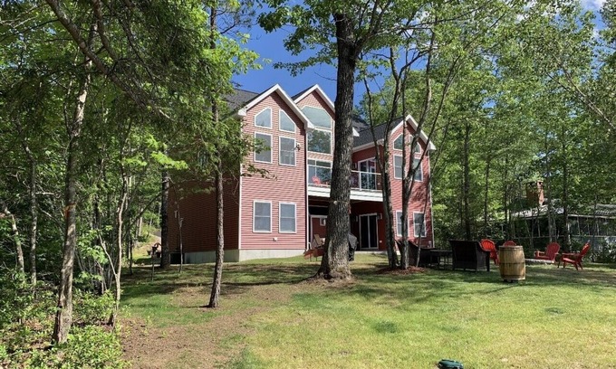 The Bays House | OSSIPEE LAKEFRONT-BROAD BAY! Summer opened up! 7nts Sat-Sat rental JUNE THRU AUG