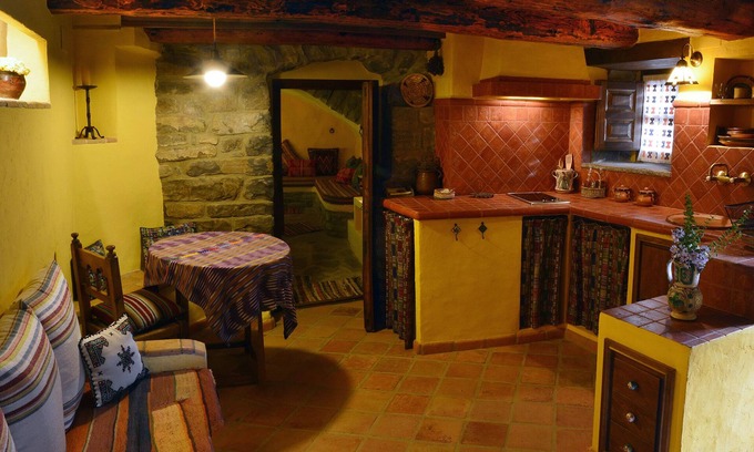 Broto House | Oto: Stone house for 2 to 8 kms Ordesa National Park