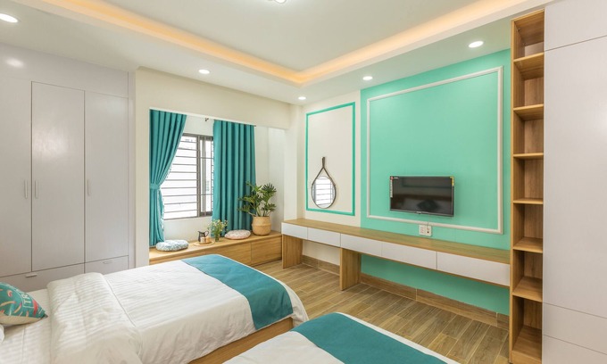 Ngu Hanh Son Apartment | Our house apartment- 5m walk to Beach, 10m to Airport and Downtown