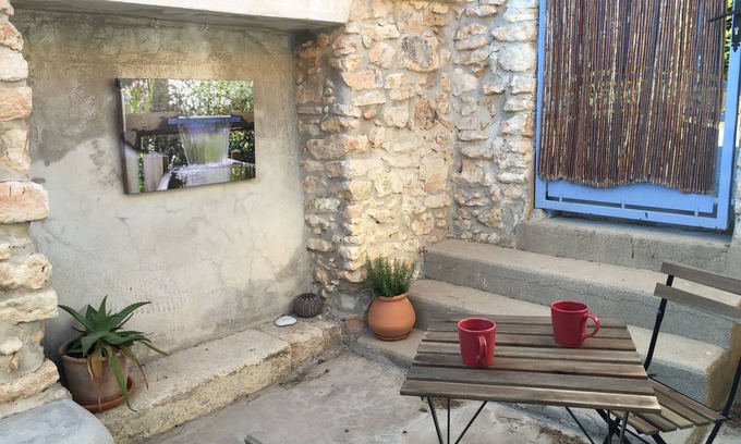La Couronne House | OUSTALET FOR TWO