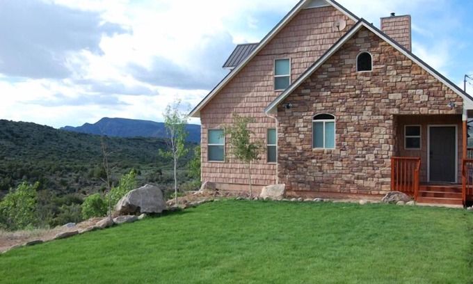 Pine Valley Cabin | Over Looking Pine Valley With Beautiful Views And Things To Do.