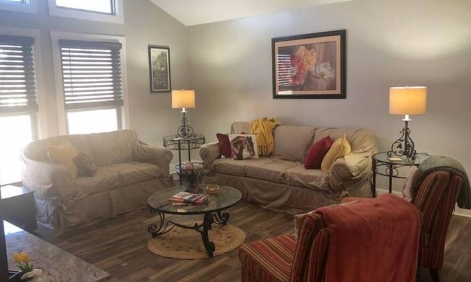 Rossville House | Overbrook Escape Cozy 2BR Retreat Near Chattanooga in N Ga